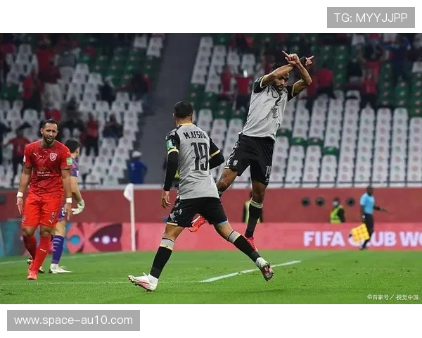 杜海勒4-2吉达联合，布勒比纳帽子戏法